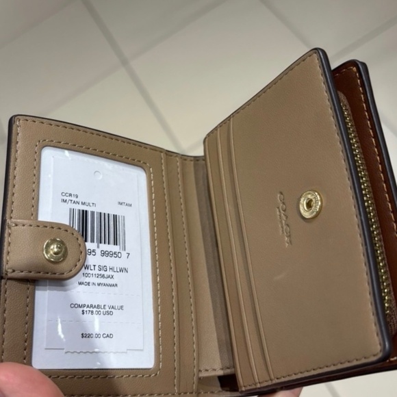 COACH Snap Wallet w Pumpkin Print CCR19 Signature Canvas Halloween 2025 NWT - Picture 5 of 7